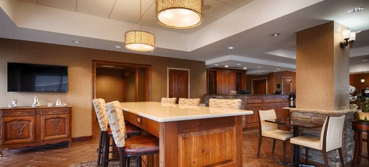 贝斯特韦斯特克隆尼阿尔酒店(Best Western Colonial Inn)图片