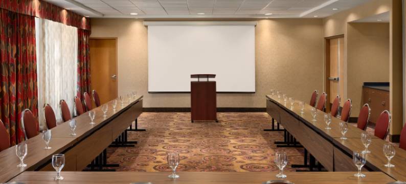 希尔顿欢朋酒店及套房-兰里素里(Hampton Inn & Suites by Hilton Langley-Surrey)图片