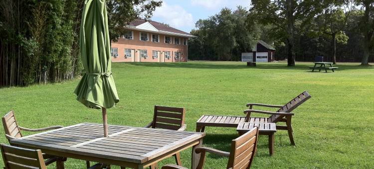 巴杰特霍斯特东端里弗黑德酒店(Budget Host East End Hotel in Riverhead)图片