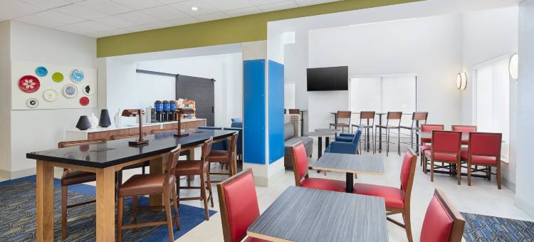 智选假日套房酒店港口里奇(Holiday Inn Express & Suites Port Richey)图片