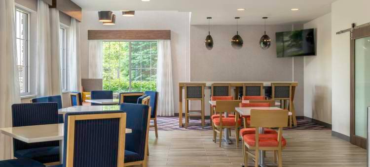 Hampton Inn by Hilton Manchester图片