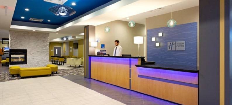 智选假日套房酒店巴达维亚 - 达里恩湖(Holiday Inn Express & Suites BATAVIA - DARIEN LAKE by IHG)图片