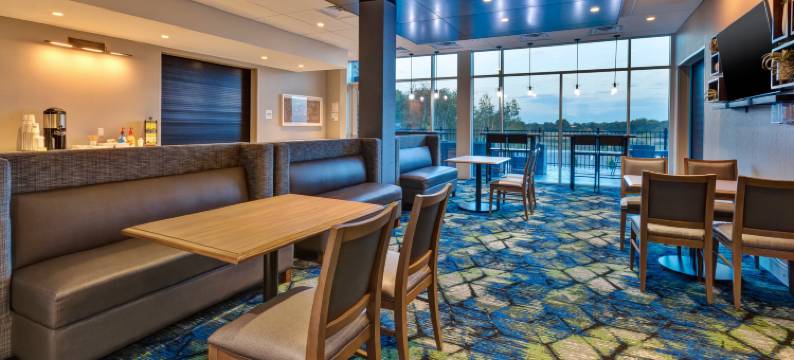 智选假日酒店及套房 雪松泉 - 大急流城北 IHG(Holiday Inn Express & Suites CEDAR SPRINGS - GRAND RAPIDS N by IHG)图片