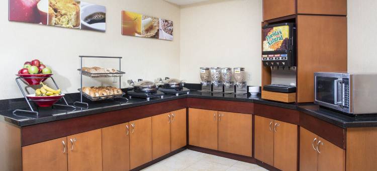 福赛斯迪凯特万枫套房酒店(Fairfield Inn Forsyth Decatur)图片