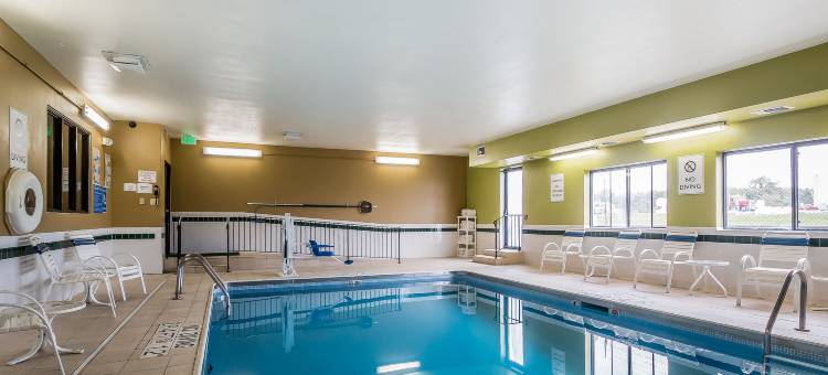 科拉尔维尔爱荷华河兰丁凯艺酒店(Quality Inn Coralville - Iowa River Landing)图片