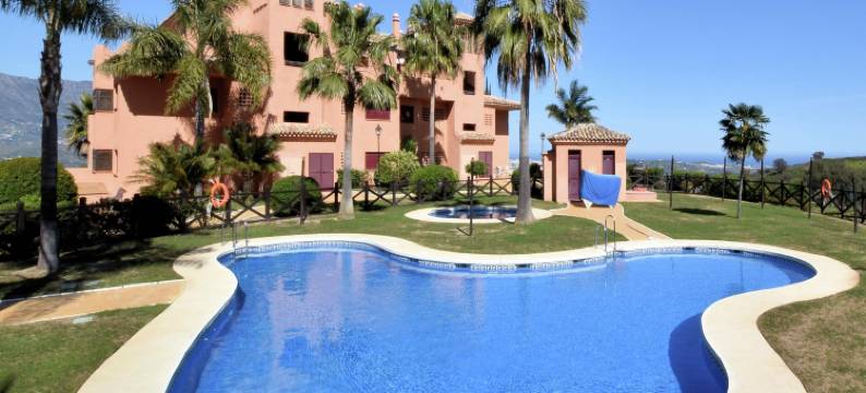 Sunny Terrace Near Marbella图片