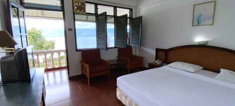 达玛亚贡海滩酒店(Darma Agung Beach Hotel Parapat)图片