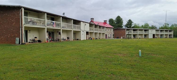 斯汤顿VA家乡旅馆，靠近11号公路(Hometown Inn Staunton VA near Hwy 11)图片