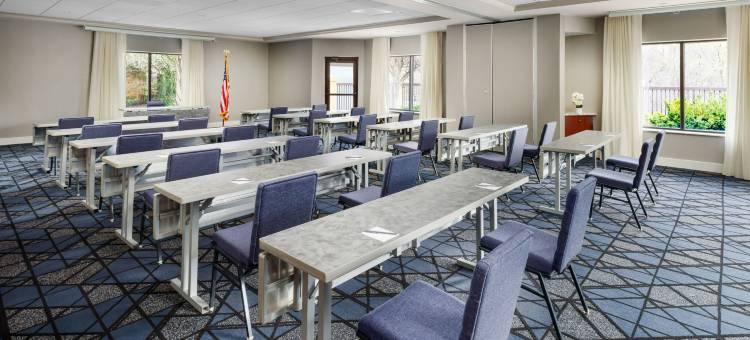 曼彻斯特波士顿地区机场万怡酒店(Courtyard by Marriott Manchester-Boston Regional Airport)图片