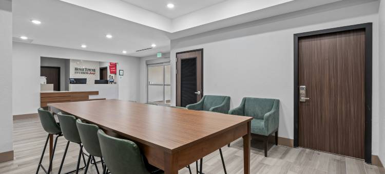 布雷登顿霍姆汤酒店(HomeTowne Studios Bradenton)图片