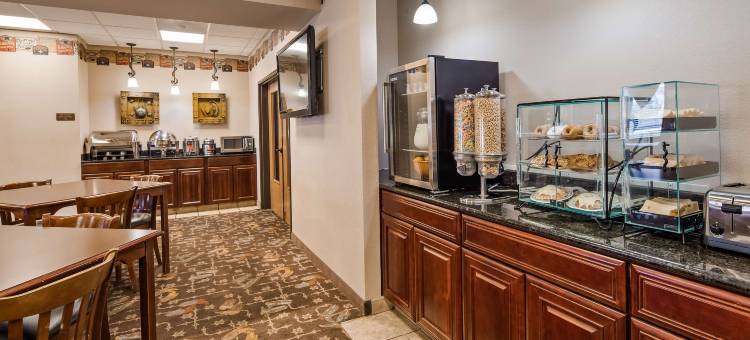 乡村贝斯特韦斯特优质套房酒店(Best Western Plus Country Inn  Suites)图片