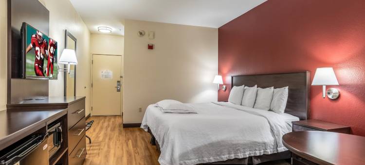 坦佩凤凰城机场红顶Plus酒店(Red Roof Plus+ Tempe - Phoenix Airport)图片