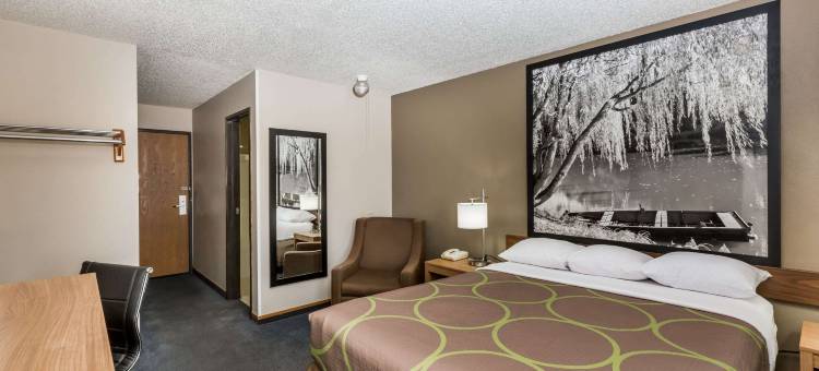 海斯温德姆速8酒店(Super 8 by Wyndham Hays KS)图片