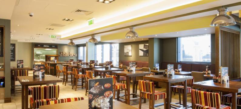 沃金城市中心普瑞米尔酒店(Premier Inn Woking Town Centre)图片