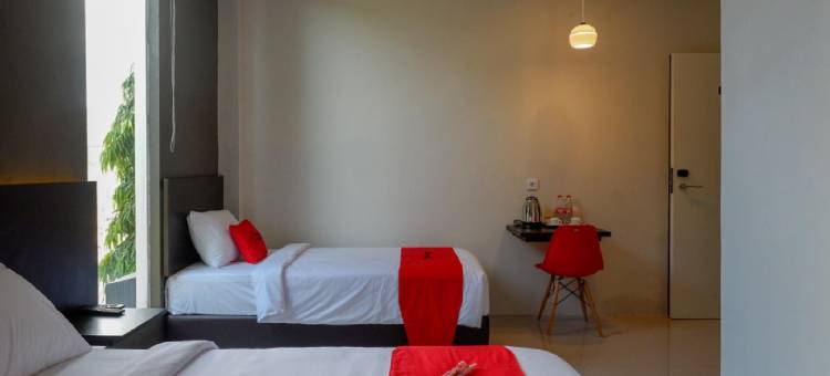 红多兹Plus酒店-近梭罗巴鲁(RedDoorz Plus Near Solo Baru)图片