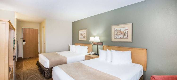 灵湖-奥科博吉温德姆华美达酒店(Ramada by Wyndham Spirit Lake/Okoboji)图片
