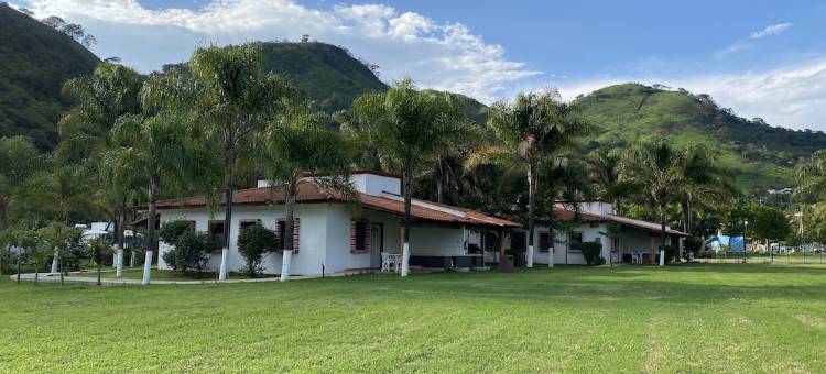 拉斯哈拉斯温泉(Las Jaras Aguas Termales)图片