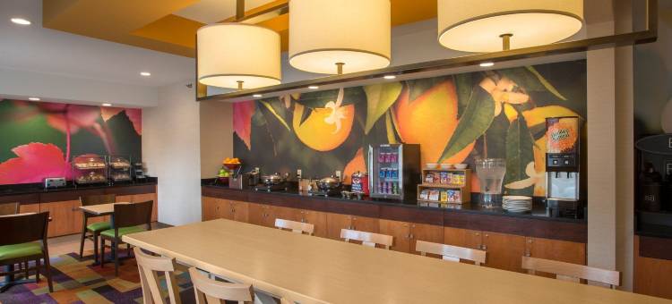 印第安纳波利斯机场万枫酒店(Fairfield Inn & Suites Indianapolis Airport)图片