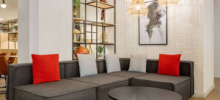 马德里特雷斯坎托斯温德姆华美达酒店(Ramada by Wyndham Madrid Tres Cantos)图片