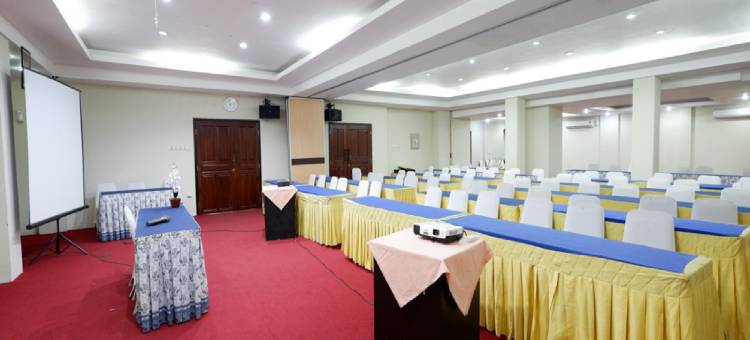 红门Plus酒店@新柯沙里拉亚(RedDoorz Plus @ Singosari Raya)图片