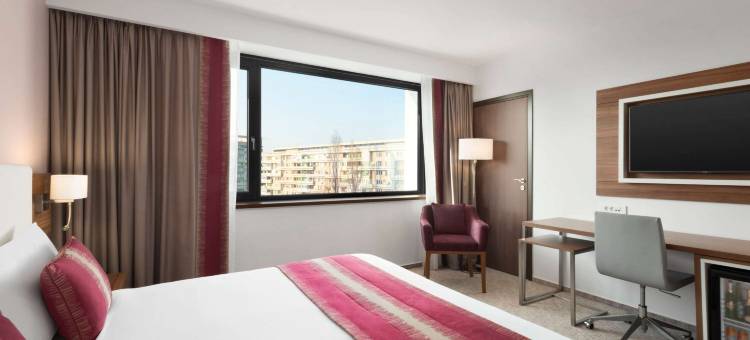 克拉约瓦温德姆华美达广场酒店(Ramada Plaza by Wyndham Craiova)图片