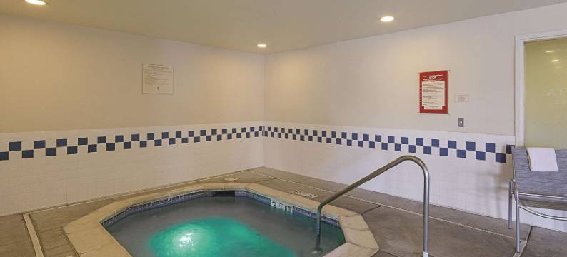 梅德福森特勒尔波因特拉昆塔温德姆套房酒店(La Quinta Inn & Suites by Wyndham Central Point - Medford)图片