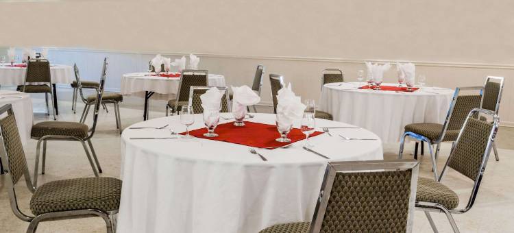 柯克兰湖温德姆速8酒店(Super 8 by Wyndham Kirkland Lake)图片
