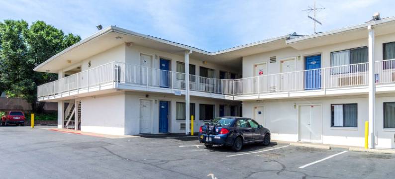雷丁中央6号汽车旅馆(Motel 6 Redding, CA - Central)图片