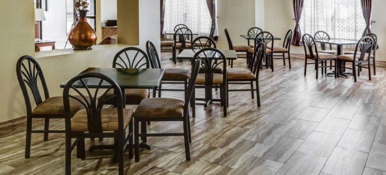 巴吞鲁日东品质套房酒店-德纳姆斯普林斯(Quality Suites Baton Rouge East - Denham Springs)图片