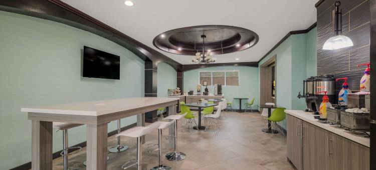 鲍维贝斯特韦斯特套房酒店(Best Western Bowie Inn  Suites)图片