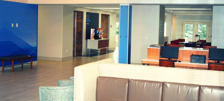 智选假日套房酒店匡(Holiday Inn Express & Suites Marina - State Beach Area)图片