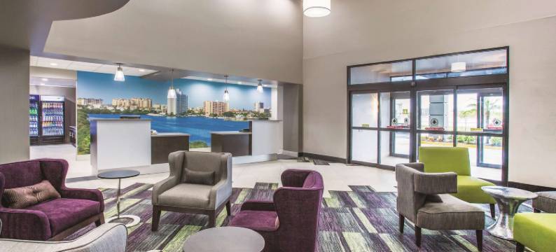 克利尔沃特南拉昆塔温德姆套房酒店(La Quinta Inn & Suites by Wyndham Clearwater South)图片