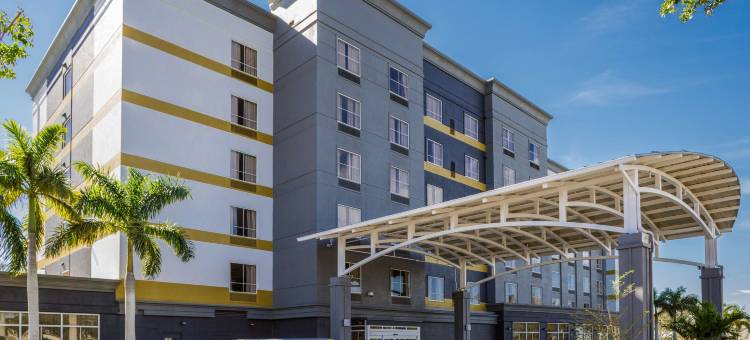 萨拉索塔布雷登顿机场希尔顿逸林酒店(DoubleTree by Hilton Sarasota Bradenton Airport)图片