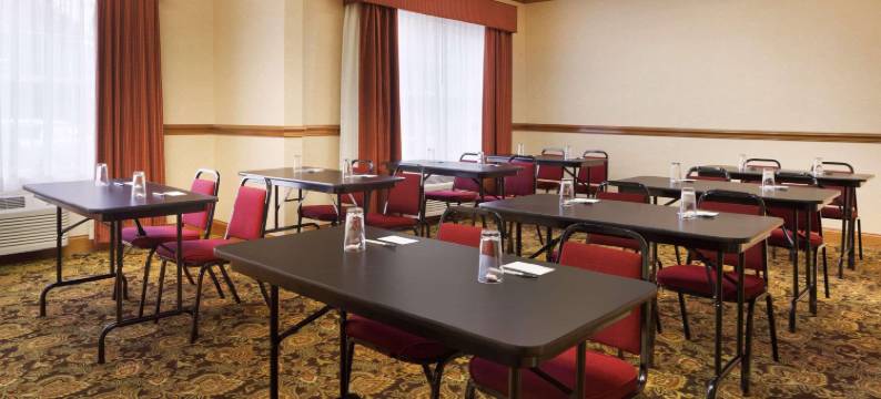 马其顿丽怡酒店(Country Inn & Suites by Radisson, Macedonia, Oh)图片