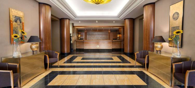 那不勒斯市中心华美达酒店(Ramada by Wyndham Naples)图片