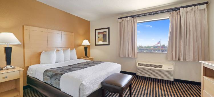 曼狄卡贝斯特韦斯特优质行政套房酒店(Best Western Plus Executive Inn  Suites)图片