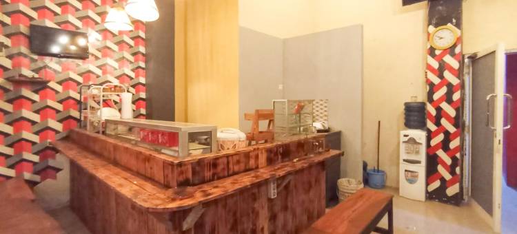 Ariska Room Near Alun Alun Jombang RedPartner图片