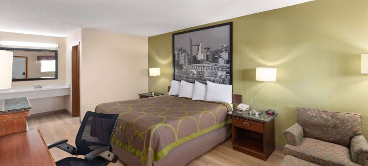 米切尔堡辛辛那提地区温德姆速8酒店(Super 8 by Wyndham Fort Mitchell Cincinnati Area)图片