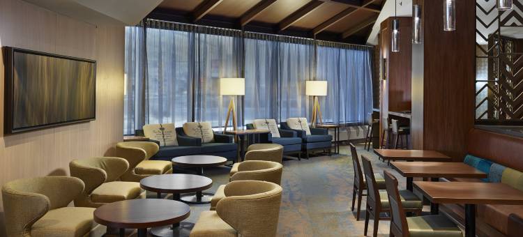 里贾纳市中心希尔顿逸林酒店和会议中心(DoubleTree by Hilton Hotel & Conference Centre Regina)图片