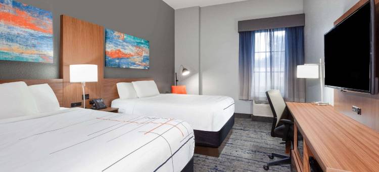 圣彼得堡东北拉昆塔温德姆套房酒店(La Quinta Inn & Suites by Wyndham St. Petersburg Northeast)图片