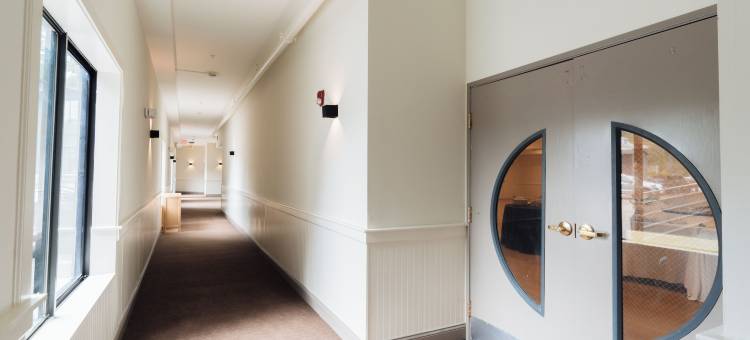 普莱西德湖萨米特酒店(Bluebird Lake Placid)图片