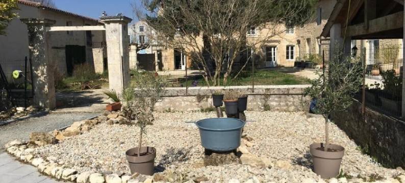 Jardin-d'Arcy园德阿尔西(Gites Jardin-Darcy - Piscine au SEL)图片