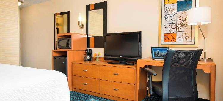 布卢明顿万枫酒店及套房(Fairfield Inn & Suites Bloomington)图片