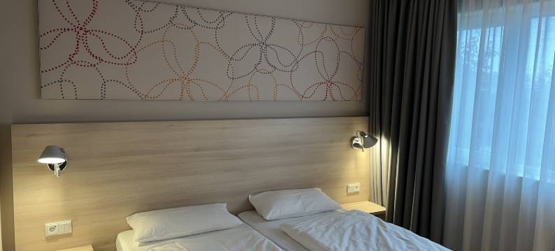 吕讷堡石楠草原西塞尔威斯酒店(Serways Hotel Lüneburger Heide West)图片