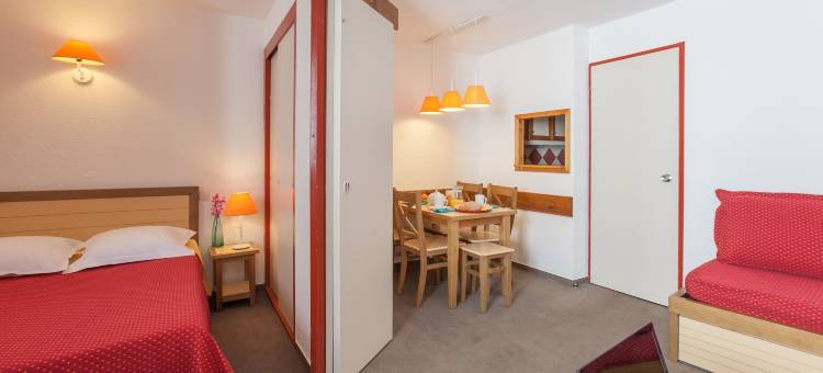 里蒙纽耶莱斯孔贝皮埃尔与假日住宅(Résidence Pierre & Vacances les Combes)图片