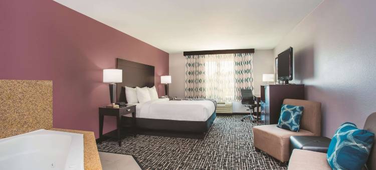 拉塞尔维尔拉昆塔温德姆套房酒店(La Quinta Inn & Suites by Wyndham Russellville)图片