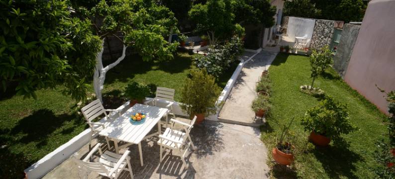 索纳斯公寓酒店(Tsonas Apartments)图片