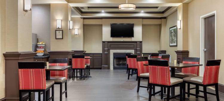 小石城北部麦凯恩购物中心舒适套房酒店(Comfort Inn & Suites North Little Rock McCain Mall)图片