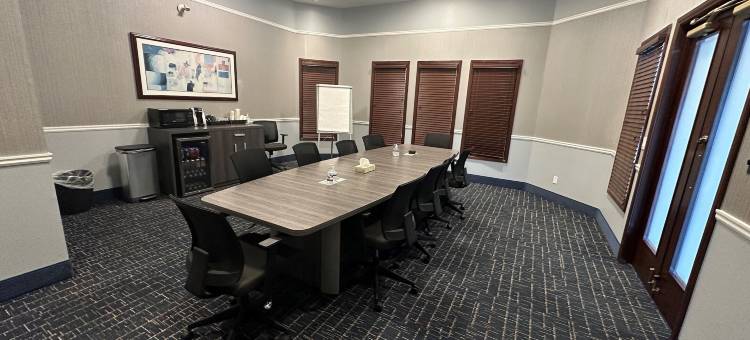 卡尔加里机场-迪维亚苏特拉广场及会议中心(Divya Sutra Plaza and Conference Centre Calgary Airport)图片