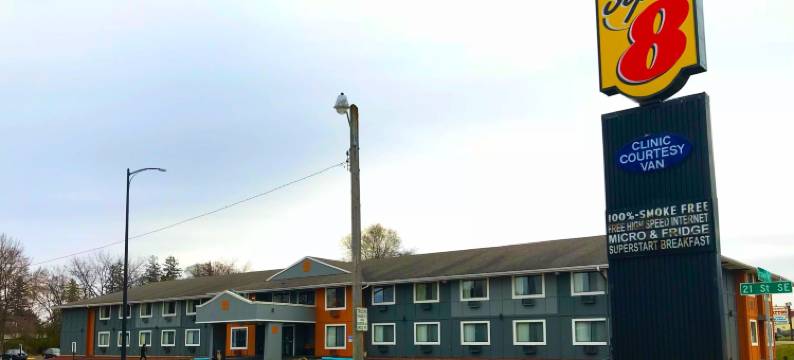 罗切斯特梅奥诊所区速8酒店(Super 8 by Wyndham Rochester Mayo Clinic Area)图片